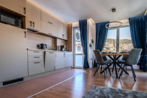 Køkken eller tekøkken på Panorama City View - Tsar Kaloyan