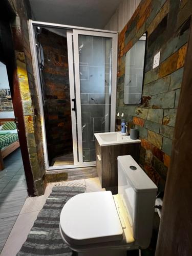 Ένα μπάνιο στο Green Protection Beach House Ghana