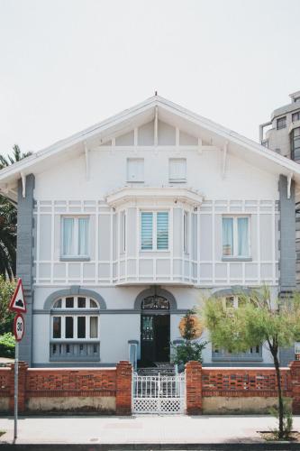 Το κτήριο όπου στεγάζεται  το hostel