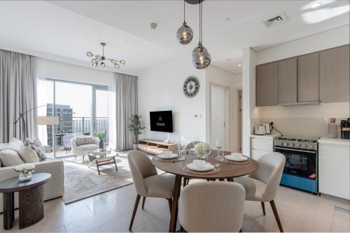 Livbnb - Stylish 1B in Park Heights Dubai Hills