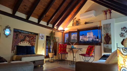 Magical Albaicín- Penthouse facing Alhambra Palace