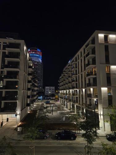 Tòa nhà nơi căn hộ tọa lạc