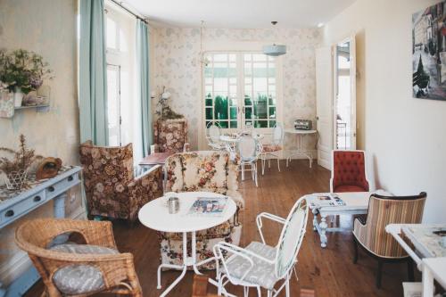 Ruang duduk di Alamar Salinas House