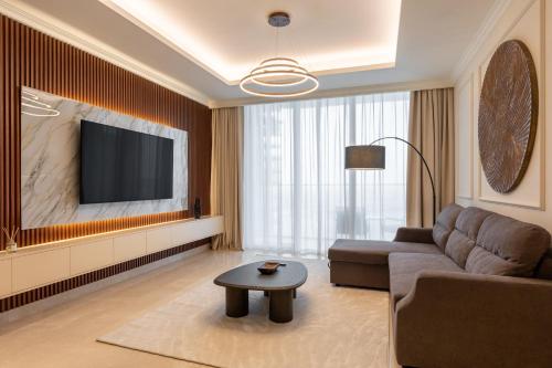 Chic 1BR Sea View, Palace Beach Residence