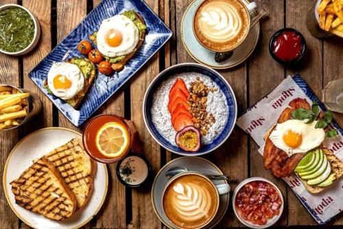 Jídlo v hotelu nebo okolí