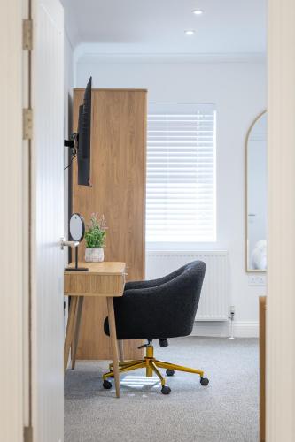 Stylish Central 3BR 2 En-suites Sleeps 6 photo 24