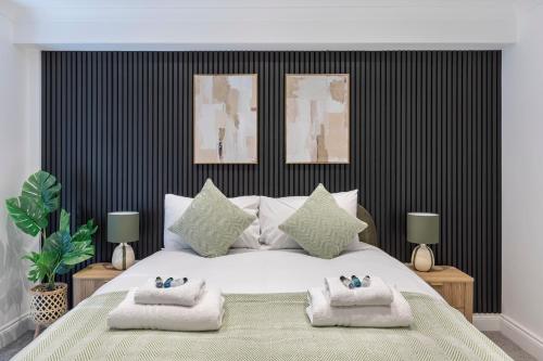 Stylish Central 3BR 2 En-suites Sleeps 6 photo 3