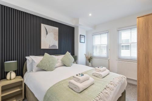 Stylish Central 3BR 2 En-suites Sleeps 6 photo 30
