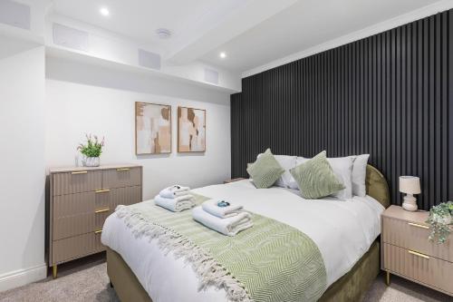 Stylish Central 3BR 2 En-suites Sleeps 6 photo 12