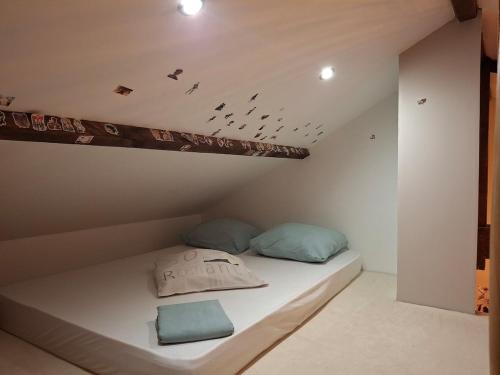 Postel nebo postele na pokoji v ubytování Maison avec Jardin Sucy-en-brie