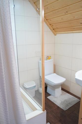 Koupelna v ubytování 10 km - Sweet Home