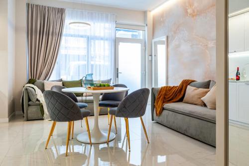 Era Deluxe Near The Beach City Of