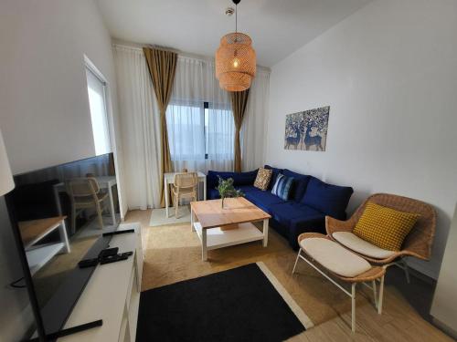 Bright 2BR Apartment 5-Min Walk to Metro & Mall 1124