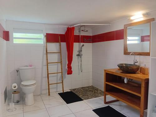 Ένα μπάνιο στο Logement cosy et chic