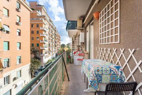 Casa Giova: bilocale con balcone al Gianicolo