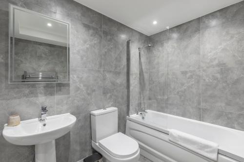 Stone Studio-Large newly refurbishedCentral photo 8