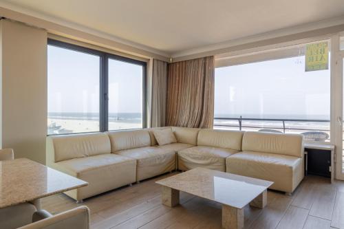 Istumisnurk majutusasutuses BEL AIR HOLIDAY - Luxury seaside apartment with panoramic view and jacuzzi T16