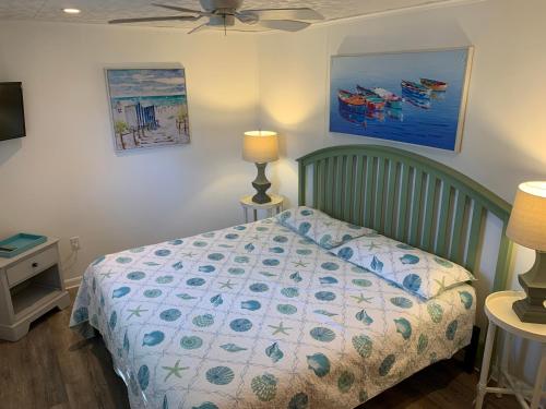 Postel nebo postele na pokoji v ubytování 542 Ocean Avenue