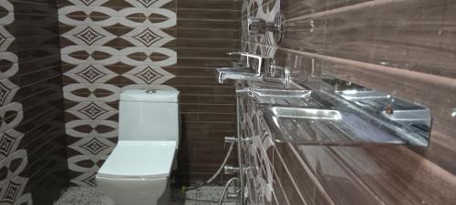 Fotografie z fotogalerie ubytování Hotel Yamuna Akshat v destinaci Kharsālī