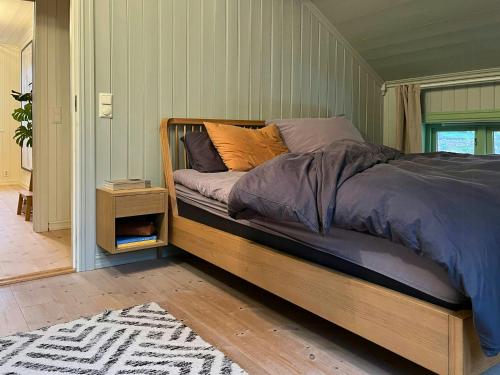 En eller flere senge i et værelse på Yellow House From 1880 In Hyggen