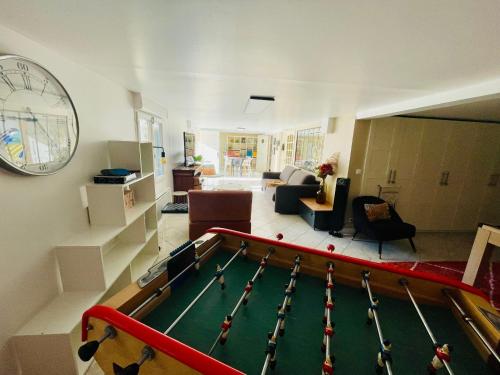 Biliár nebo kulečník v ubytování Appartement indépendant 2chambres dans maison