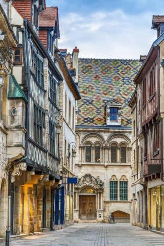 Le Verrerie with 2 bedrooms, Historic Center