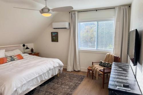 Ένα ή περισσότερα κρεβάτια σε δωμάτιο στο Mill Brook Retreat - Unit 2