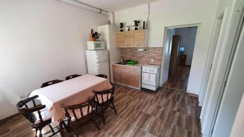 Nhà bếp/bếp nhỏ tại Jánk Apartman