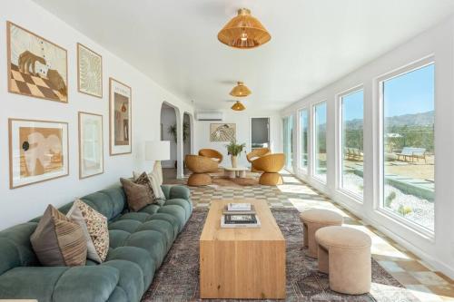 Istumisnurk majutusasutuses Moonstone Bungalow By The Cohost Company