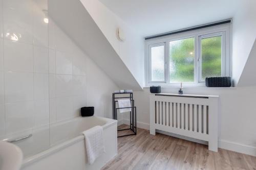 Et badeværelse på 3 Bed in Holcombe oc-m32739