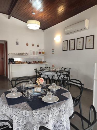 En restaurant eller et andet spisested på Pousada Esspaço Vista Mar