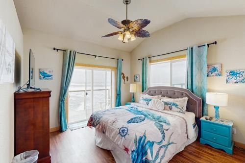 Ένα ή περισσότερα κρεβάτια σε δωμάτιο στο Sunset Beach House