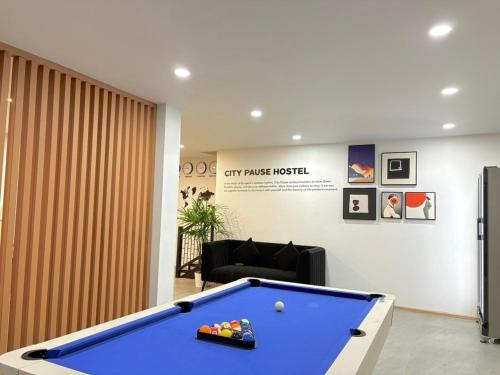 Τραπέζι μπιλιάρδου στο City Pause Hostel