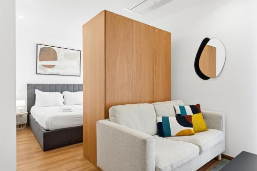 New Luxurious, Spacious Studio With Parking