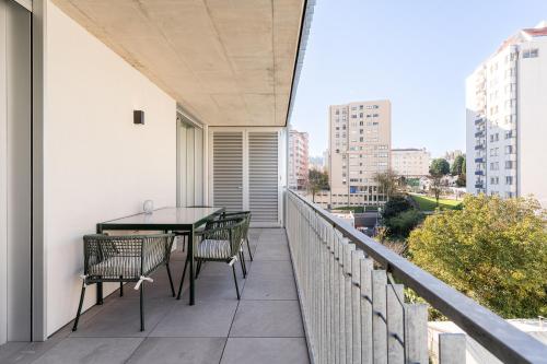 New Luxurious, Spacious Studio With Parking