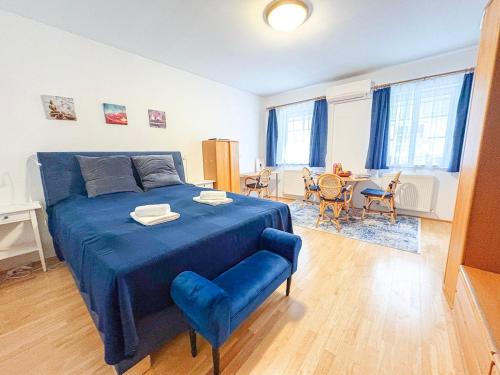 Studio with balcony, In center, AC