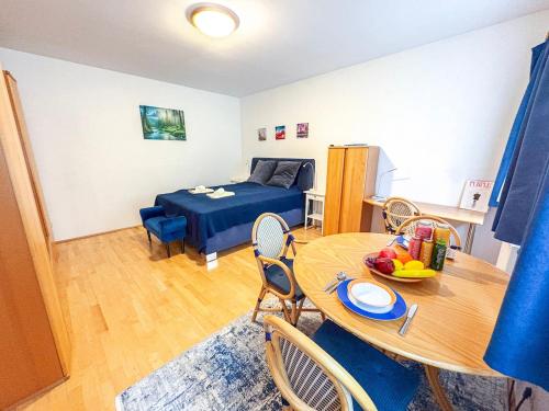 Studio with balcony, In center, AC