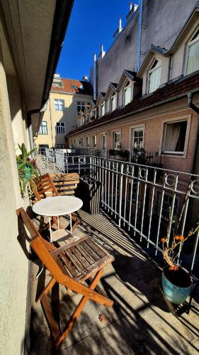 Studio with balcony, In center, AC