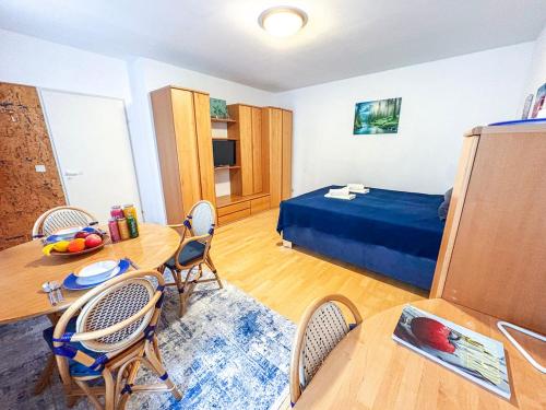 Studio with balcony, In center, AC