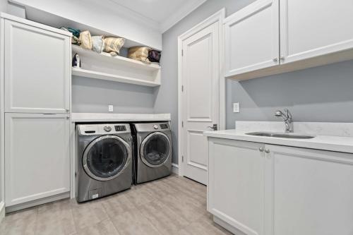 Φωτογραφία από το άλμπουμ του Family guest suite in Marpole στο Βανκούβερ