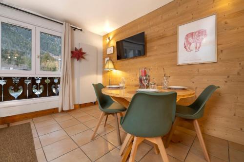 Petit social Cozy Sleeps 4 Mountain view 300m lift