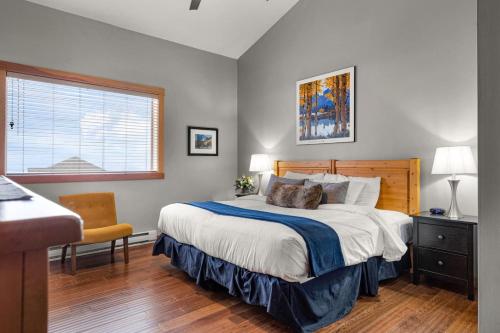 Postel nebo postele na pokoji v ubytování 3BR Luxury Top Floor Condo with Great views