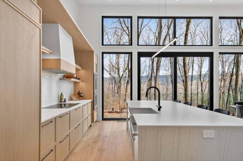 Fotografie z fotogalerie ubytování Foret de Verre Luxury Forest Chalet v destinaci Mont-Tremblant