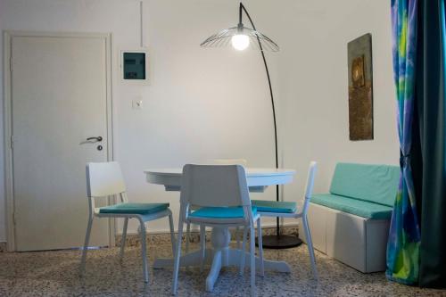 The Quiet Hub