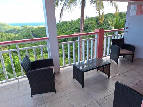 Rõdu või terrass majutusasutuses Daily View