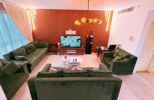 WAHA WOW Bed space Available in Luxury Apartment 101