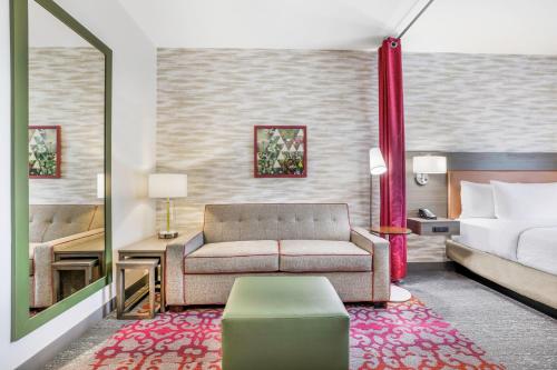 Postel nebo postele na pokoji v ubytování Home2 Suites By Hilton Madison East