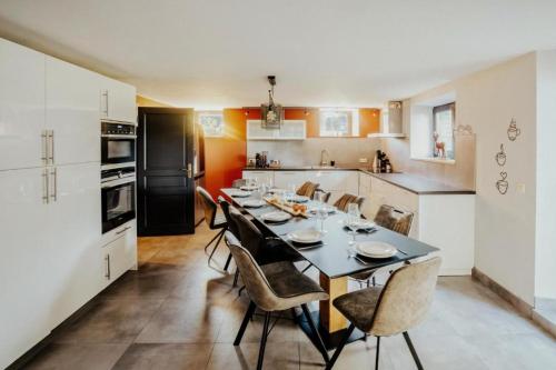 Kuchyň nebo kuchyňský kout v ubytování Les Landes de Bruyères