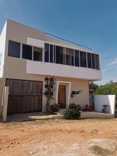 Το κτήριο όπου στεγάζεται  η παραθεριστική κατοικία