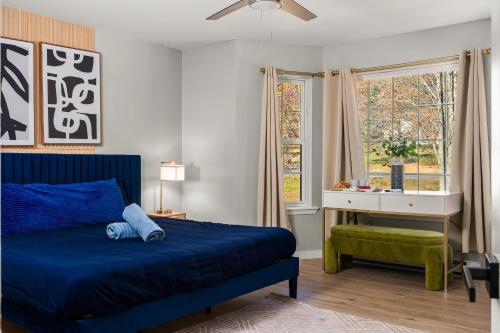 En eller flere senge i et værelse på Resort-Style - Pool - Hot Tub - Loft - Game Room